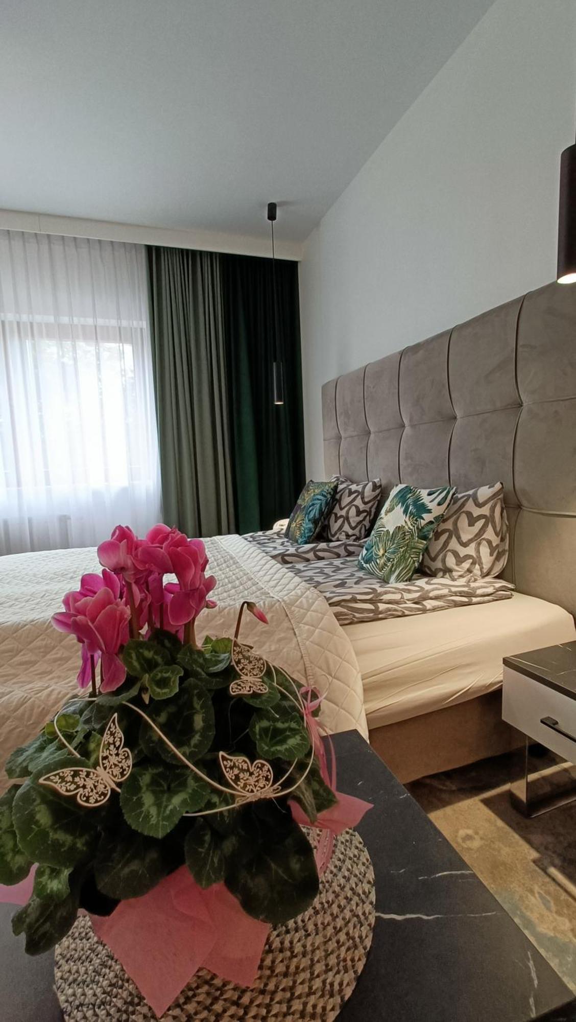 118 W Pieciogwiazdkowym Hotelu Plaza 200 M Dobruk Apartamenty Prywatny Apartment *