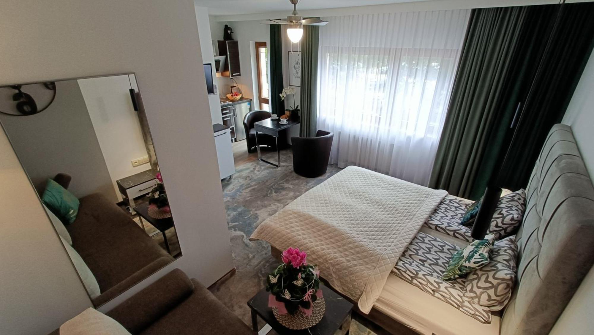 Apartment 118 W Pieciogwiazdkowym Hotelu Plaza 200 M Dobruk Apartamenty Prywatny