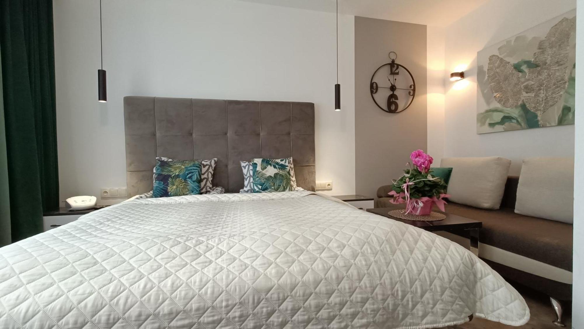Apartment 118 W Pieciogwiazdkowym Hotelu Plaza 200 M Dobruk Apartamenty Prywatny