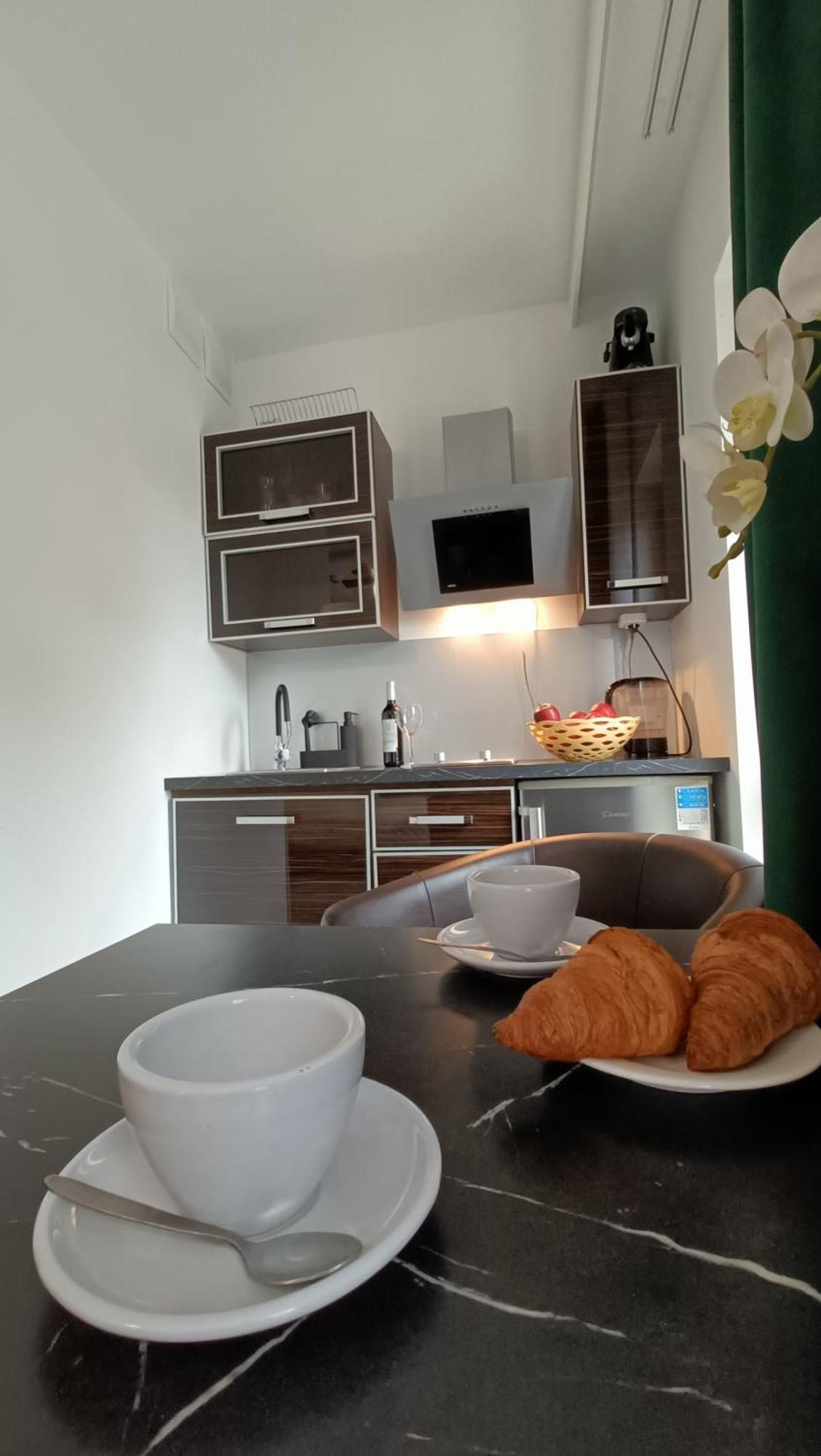 118 W Pieciogwiazdkowym Hotelu Plaza 200 M Dobruk Apartamenty Prywatny